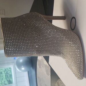 ALDO 4 IN sparkly bootie  sz 8 in a nude color